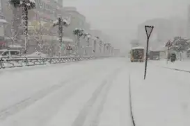 Bursa’da kar nedeniyle eğitime ara verildi