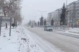 Van’da kar yağışı yeniden şiddetlendi: 625 yerleşim yerinin yolu kapandı