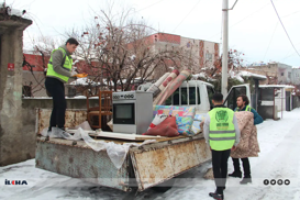Karwana Hêvîyê ya Êlihê ji bo malbatên hewcedar kelûpelên malê û piştgiriya xwarinê peyda dike