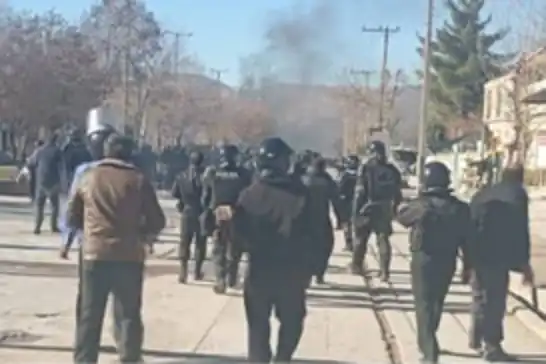 İran'da protestocuların karakol saldırısı sonucu 3 kişi hayatını kaybetti