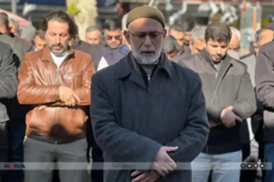 تركيا.. إقامة صلاة جنازة غيابية على أبو عبيدة في أضنة