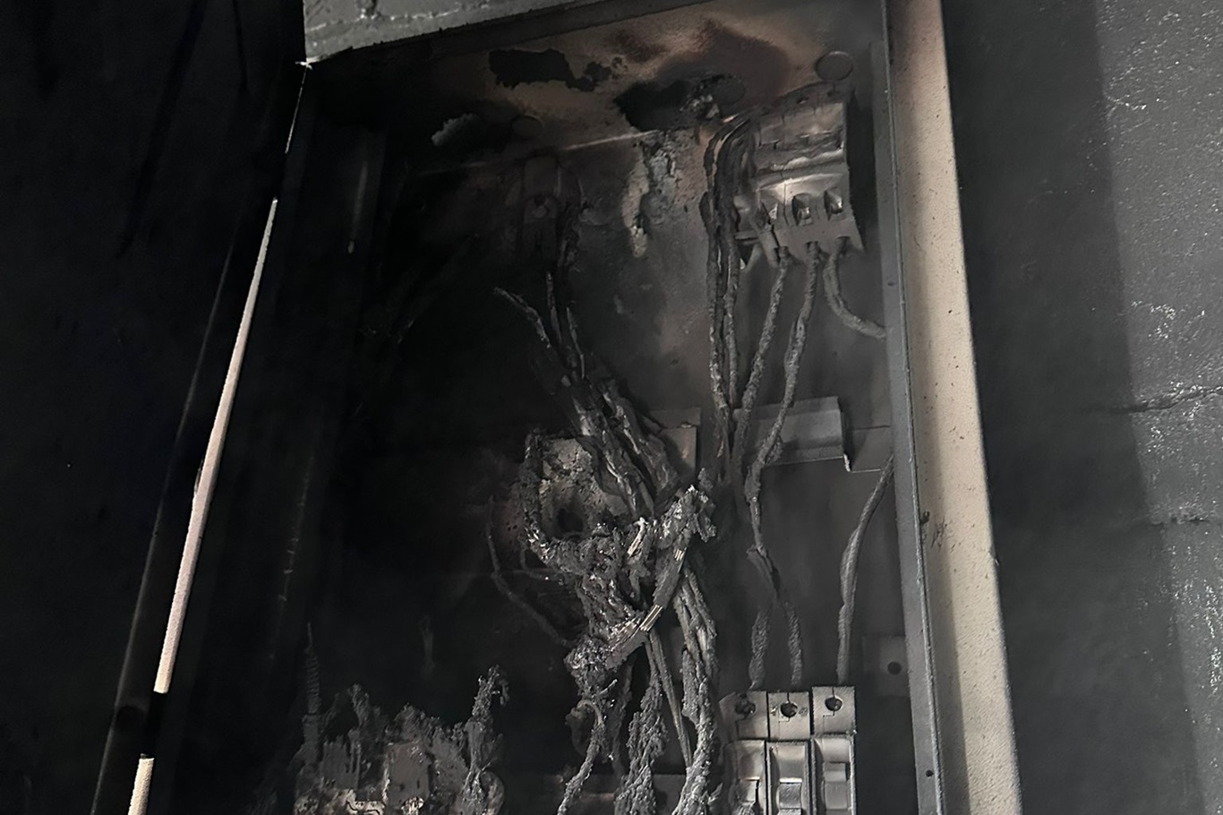 Batman'da camide elektrik pano yangını paniğe neden oldu