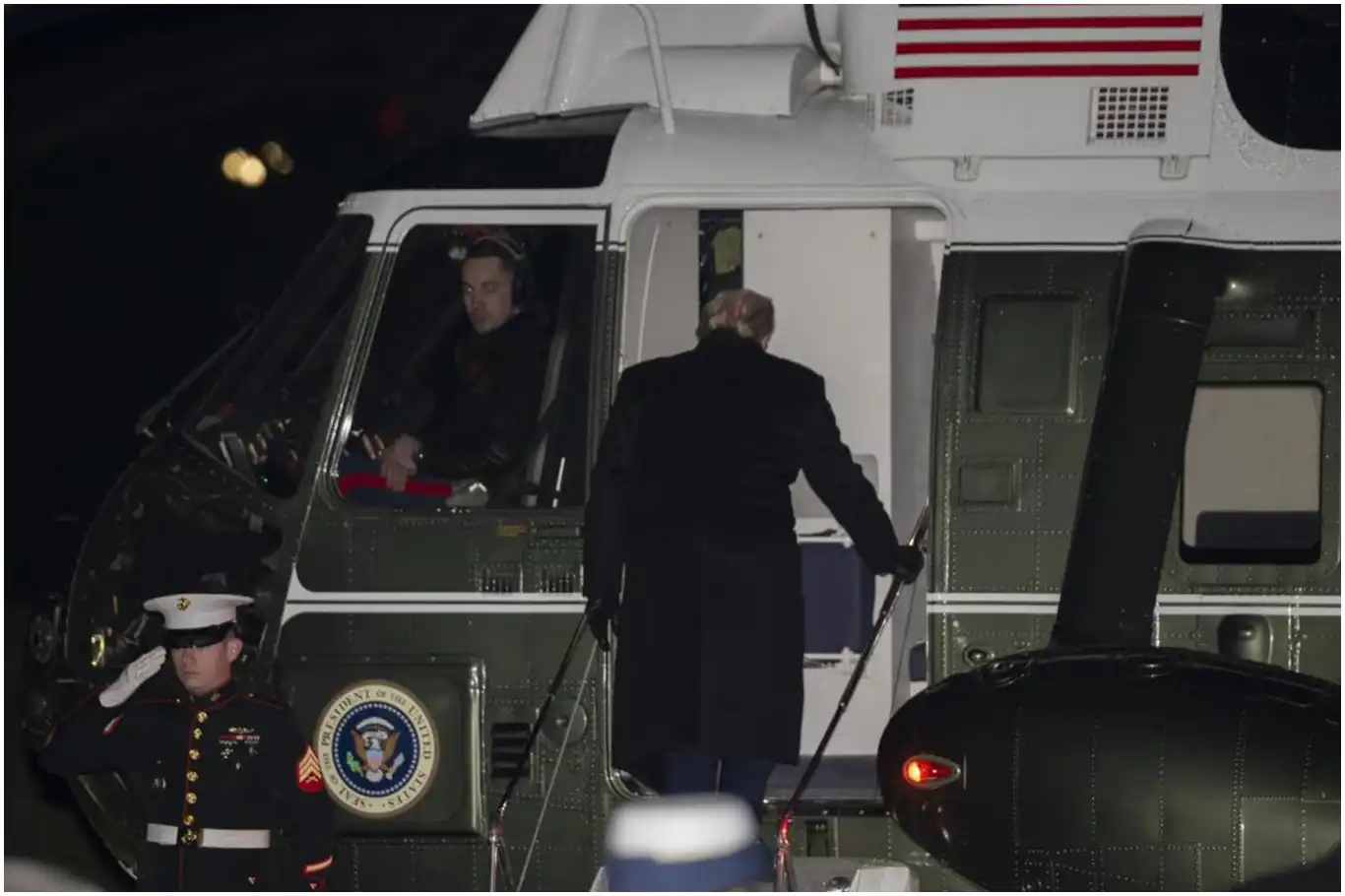 Trump’ın uçağı havada arızalandı, Washington’a geri döndü