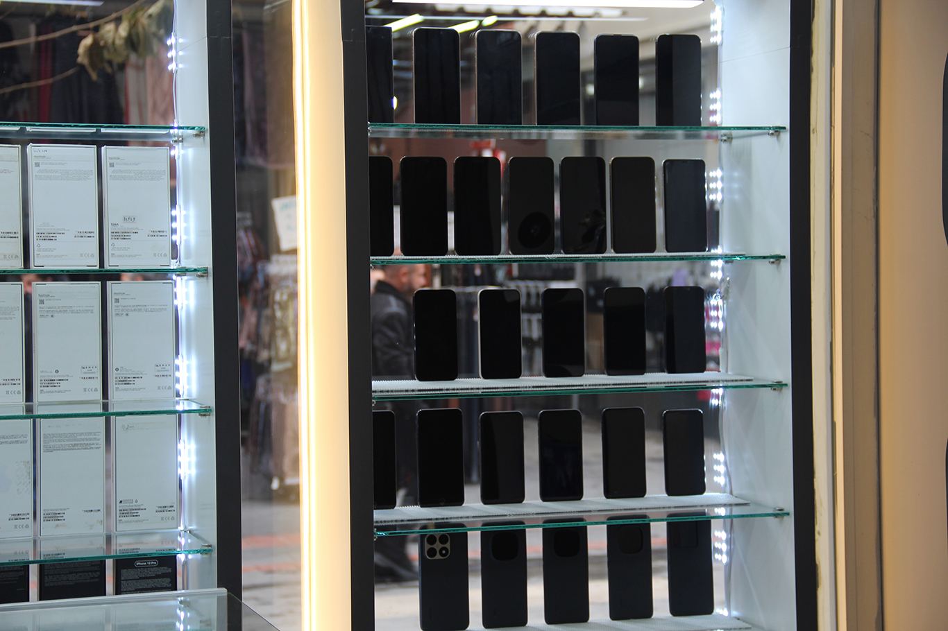 Telefoncu esnafı taksit yasağından dertli: Müşteri kapıdan dönüyor