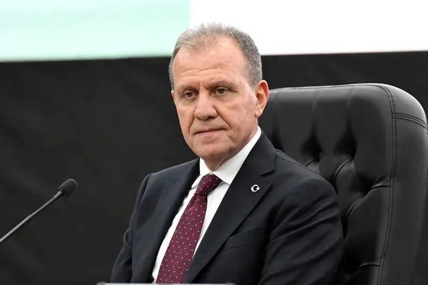 السطات التركية تحتجز رئيس بلدية مرسين الكبرى على خلفية تحقيقات فساد