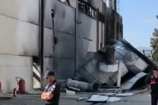İzmir’de metal fabrikasında patlama: 3'ü ağır 7 işçi yaralandı