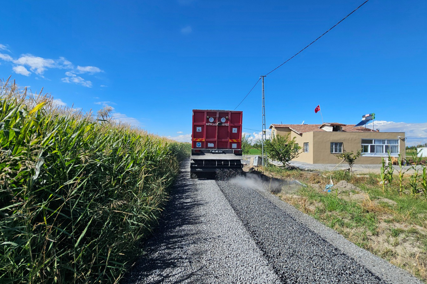 Battalgazi Belediyesinden Kadıçayır'da yol çalışması