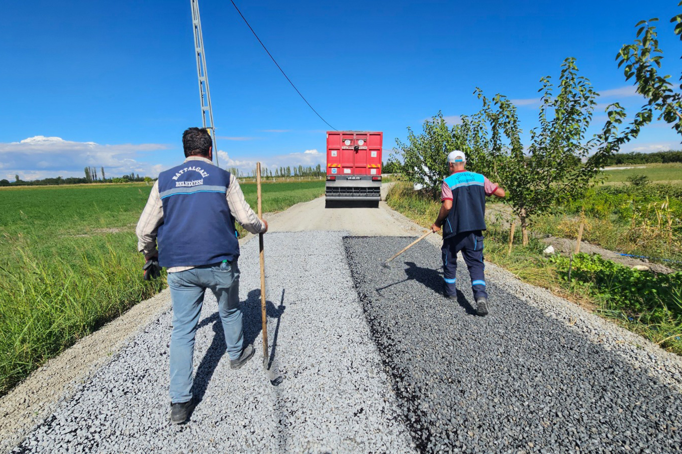 Battalgazi Belediyesinden Kadıçayır'da yol çalışması