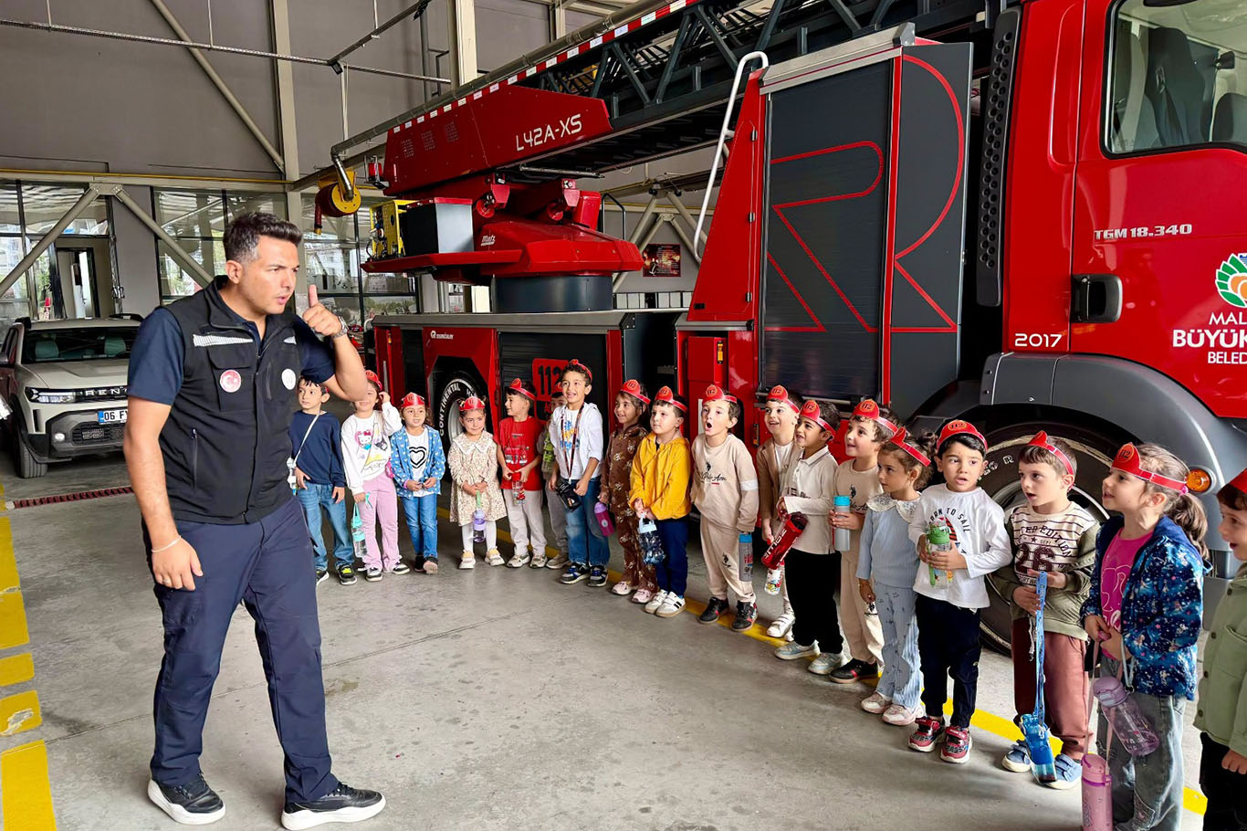 Öğrenciler itfaiyecilik mesleğini yerinde incelediler