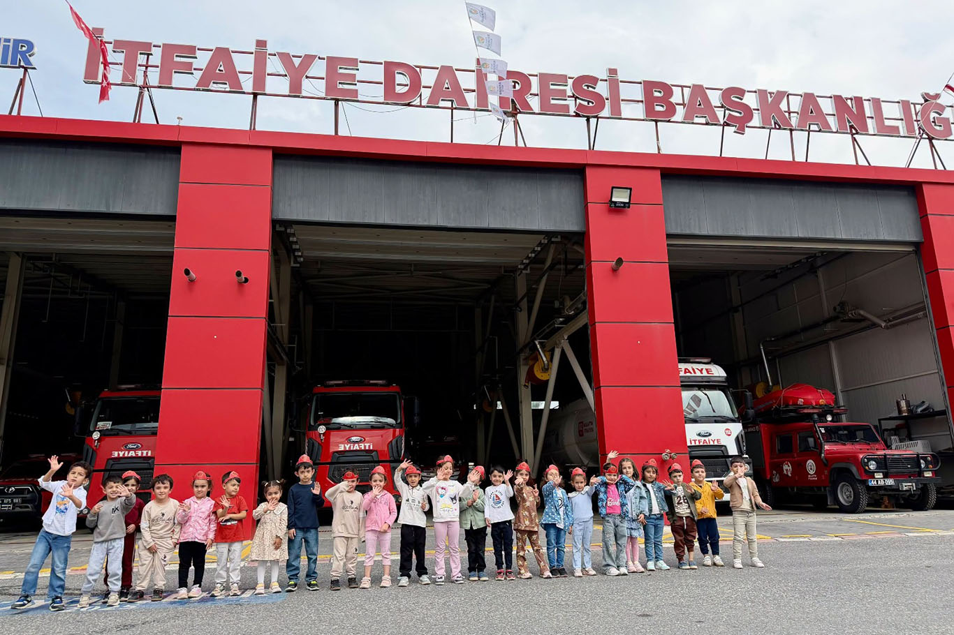 Öğrenciler itfaiyecilik mesleğini yerinde incelediler