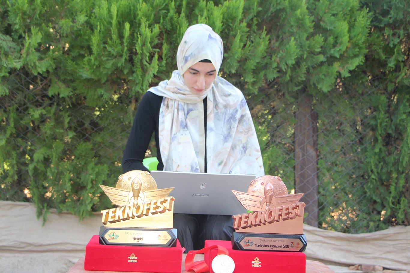İmam Hatip mezunu Gazali Kepenç, TEKNOFEST 2026’da Türkiye birincisi oldu: Hastaların mahremiyetini koruyan proje geliştirdi