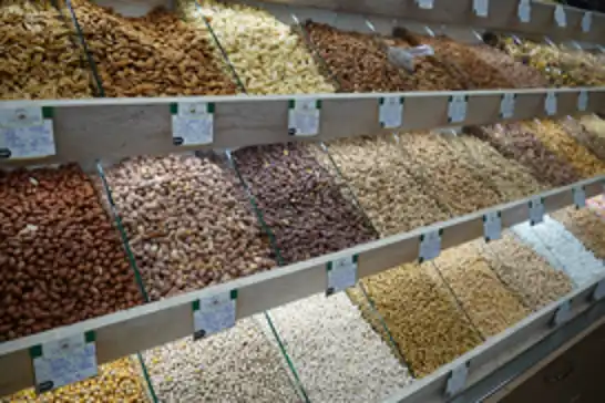 Düğün sezonunda kuruyemiş esnafı umduğunu bulamadı