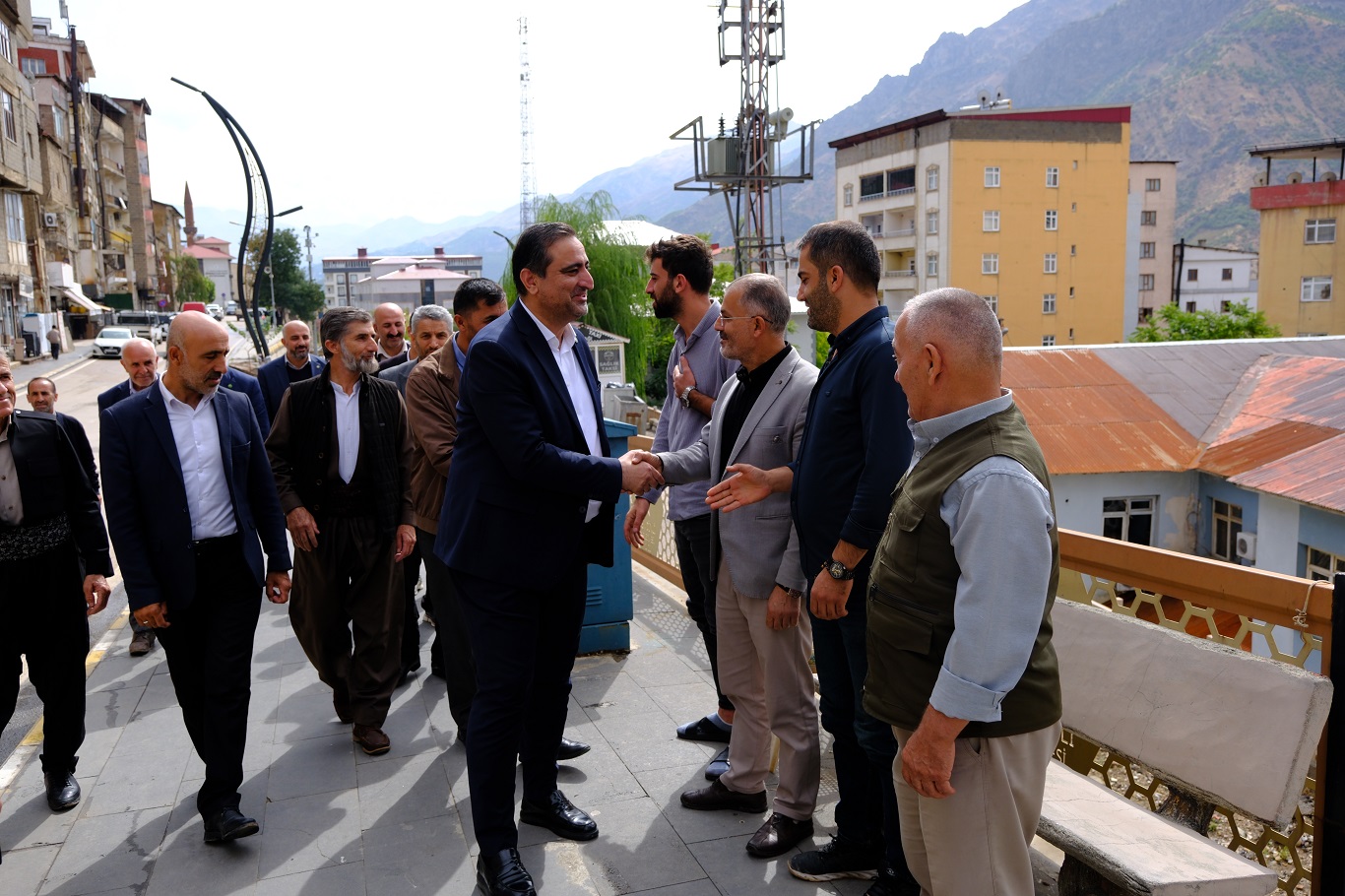 HÜDA PAR Milletvekili Ramanlı Şemdinli esnaf ziyareti