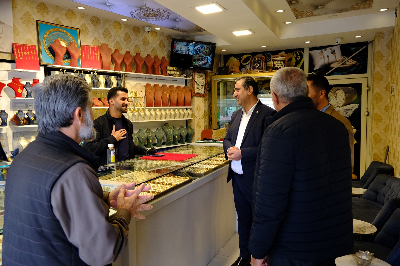 HÜDA PAR Milletvekili Ramanlı Şemdinli esnaf ziyareti