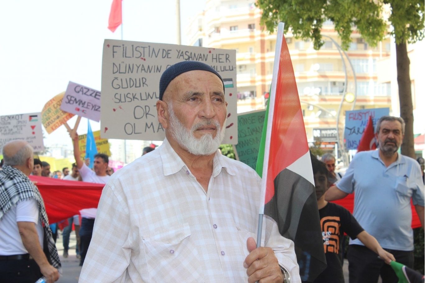 Tarsus'ta Filistin'e destek yürüyüşü düzenlendi