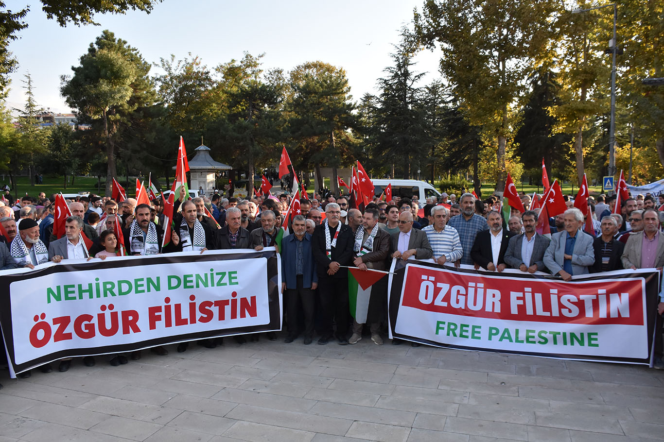 Malatya'da binlerce kişi özgür Filistin için yürüdü