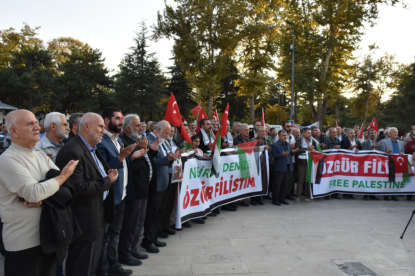 Malatya'da binlerce kişi özgür Filistin için yürüdü