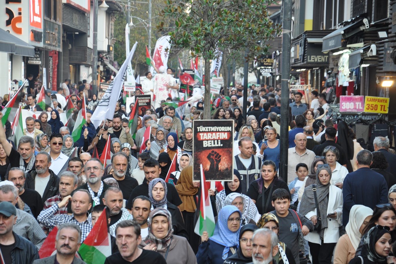 Bursa’da “Dirilişten Dirilişe Aksa Tufanı” yürüyüşü düzenlendi