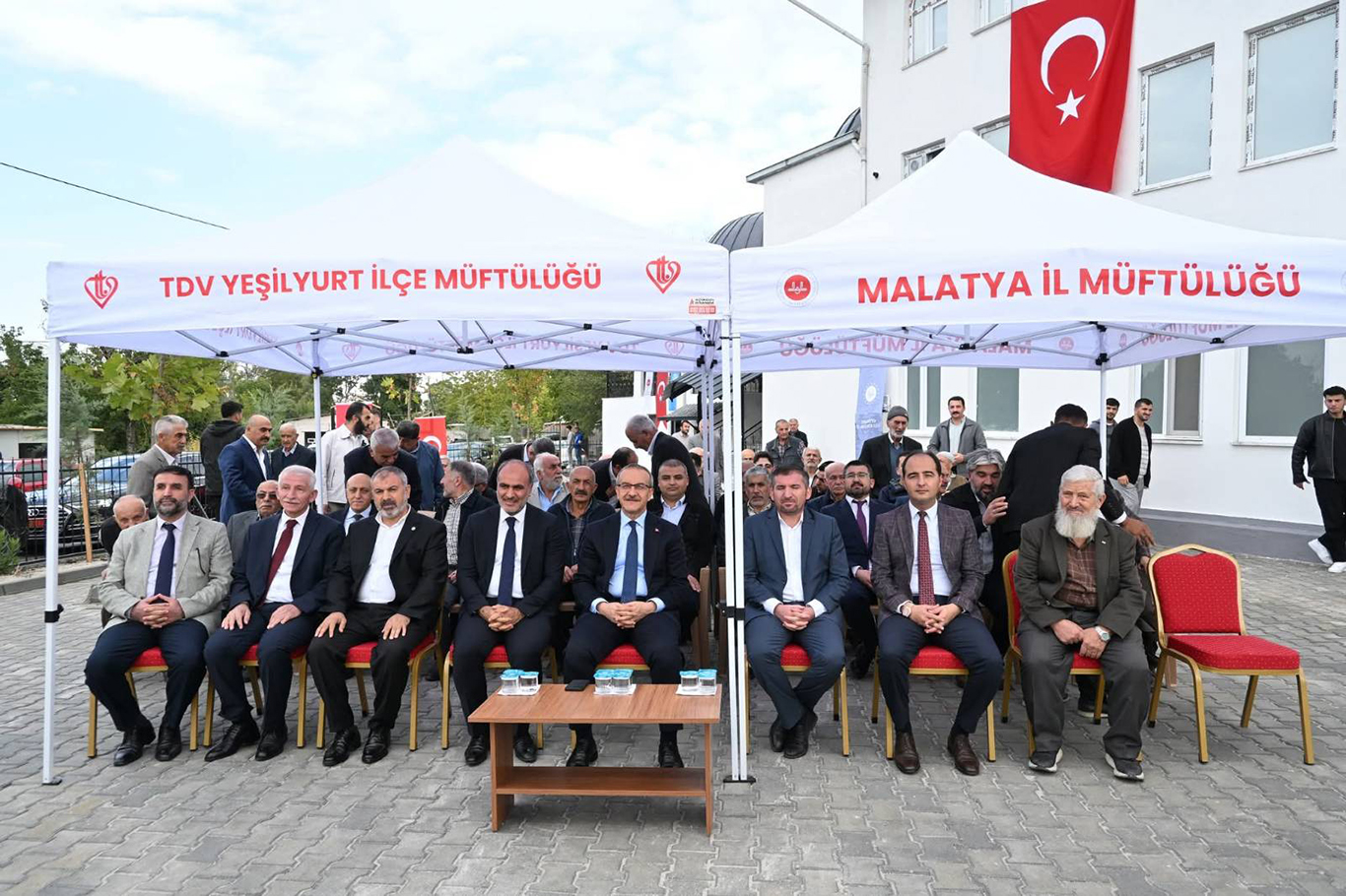 Malatya'da yapımı tamamlanan Çalıgülü Camii ibadete açıldı