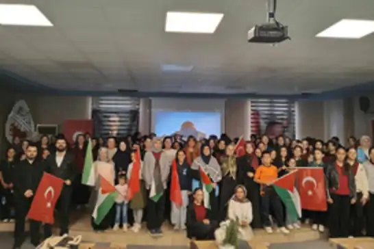 Öğrenciler "Mescid-i Aksa ve Umut" tiyatro gösterisinde buluştu