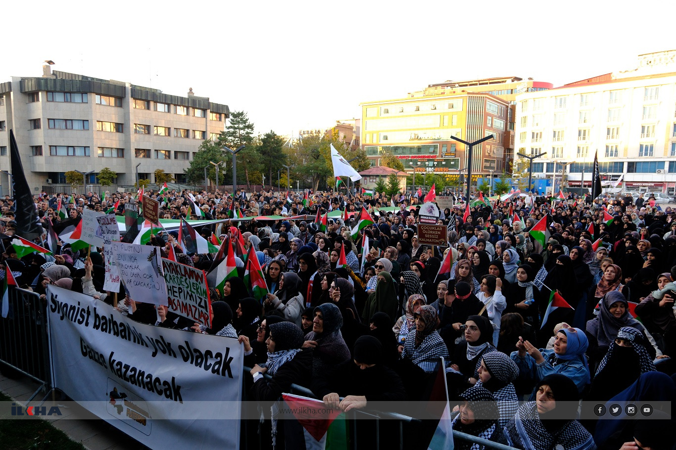 Thousands march in Van to mark third anniversary of Operation Al-Aqsa Flood