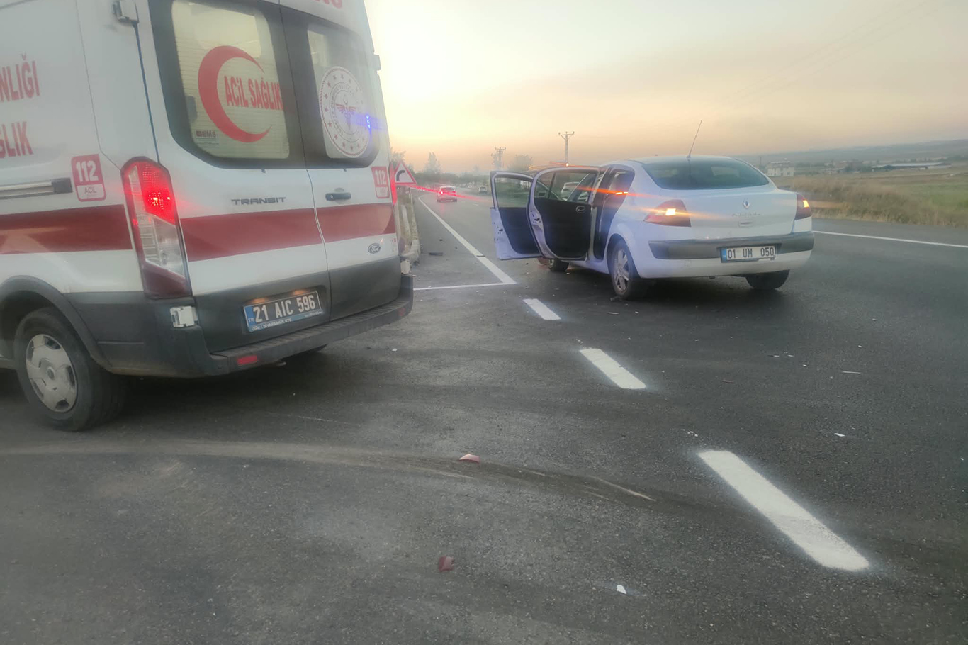 Diyarbakır-Çınar yolunda 2 otomobil çarpıştı: 2 yaralı