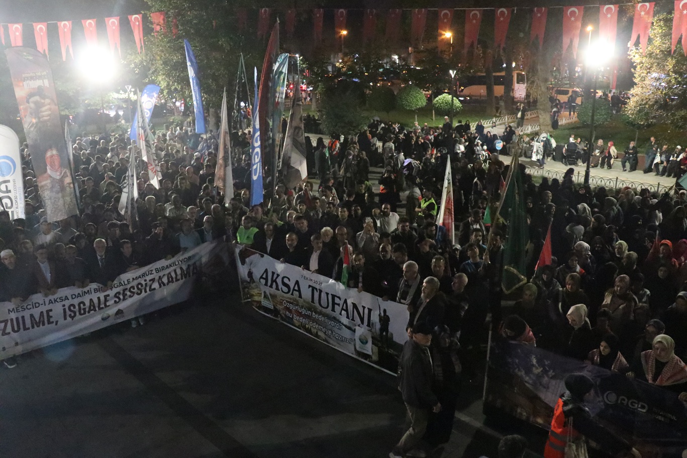 Aksa Tufanı'nın 3'üncü yıl dönümünde Peygamber Sevdalıları ve AGD'den ortak yürüyüş