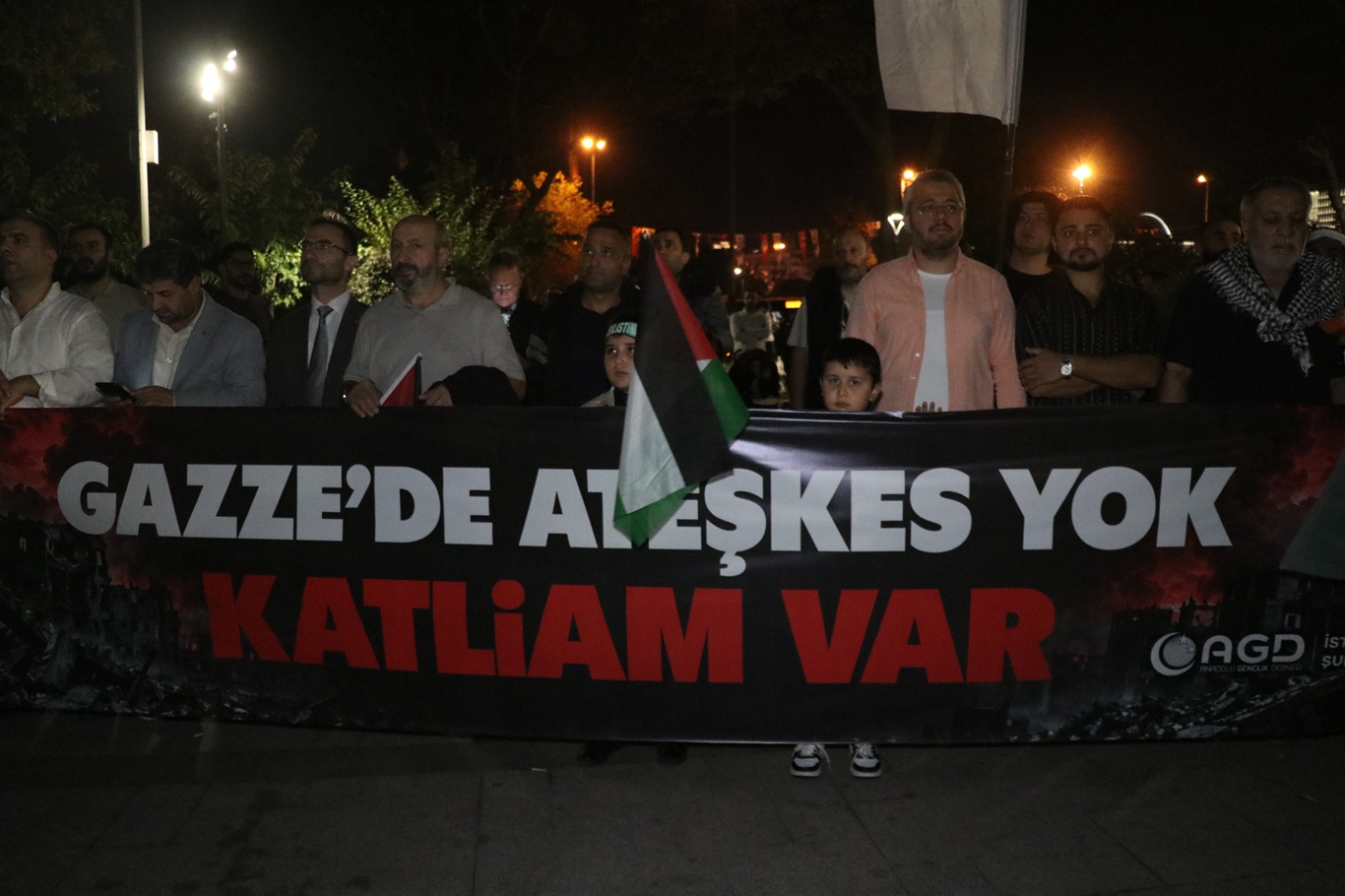 Aksa Tufanı'nın 3'üncü yıl dönümünde Peygamber Sevdalıları ve AGD'den ortak yürüyüş