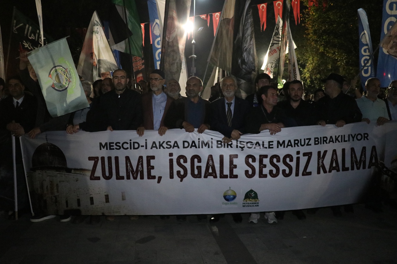 Aksa Tufanı'nın 3'üncü yıl dönümünde Peygamber Sevdalıları ve AGD'den ortak yürüyüş