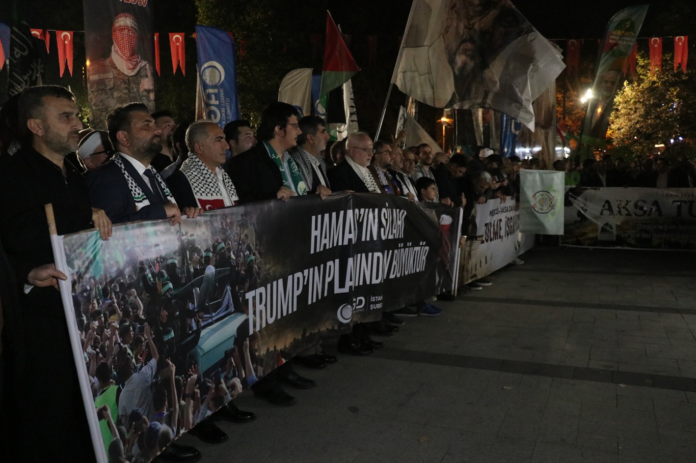 Aksa Tufanı'nın 3'üncü yıl dönümünde Peygamber Sevdalıları ve AGD'den ortak yürüyüş