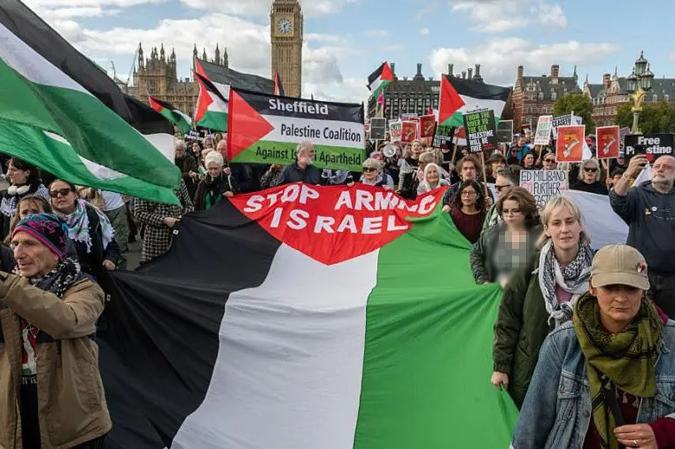 More than 250,000 march in London demanding arms embargo on Israel, organizers say