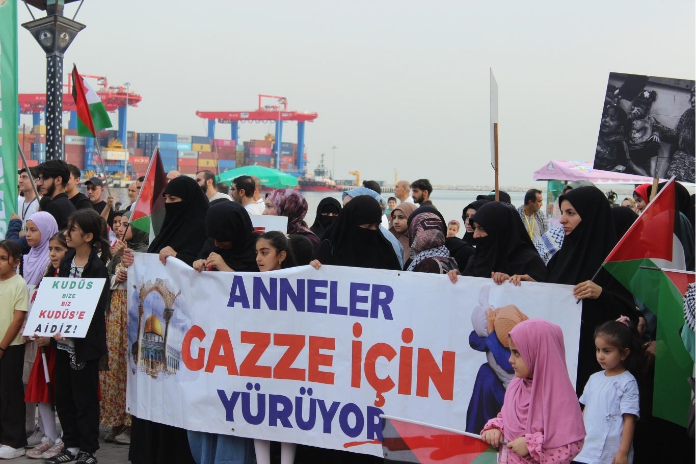 Mersin'de Aksa Tufanı'nın yıl dönümü dolayısıyla düzenlenen programda, HÜDA PAR Mersin Milletvekili Faruk Dinç Gazze'de yaşananlara dikkat çekti. Basın açıklamasında ise İslam ülkelerine siyonist rejime yaptırım uygulama çağrısı yapıldı.