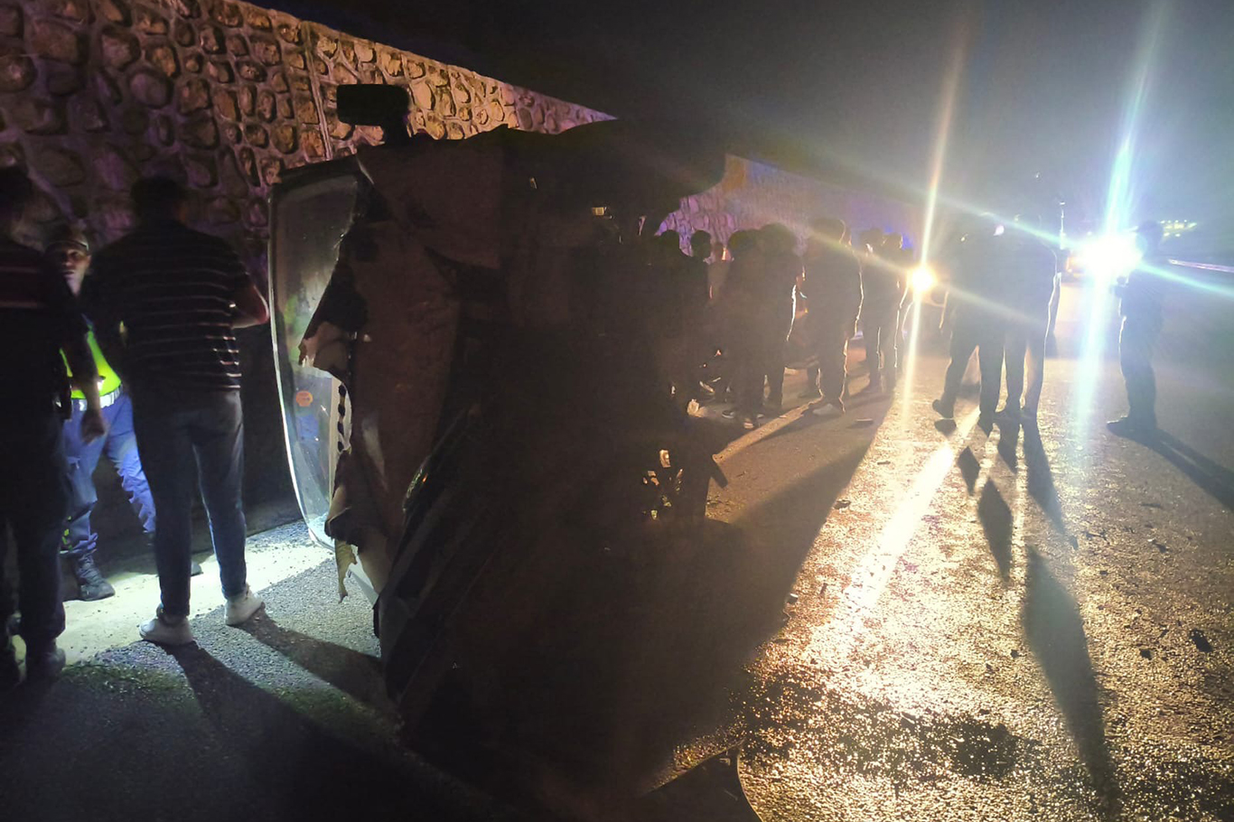 Li Êlihê mînîbus wergeriya: 2 jê giran 11 birîndar