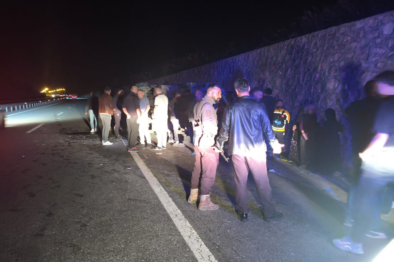 Li Êlihê mînîbus wergeriya: 2 jê giran 11 birîndar