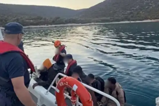 İzmir’de 30 düzensiz göçmen yakalandı