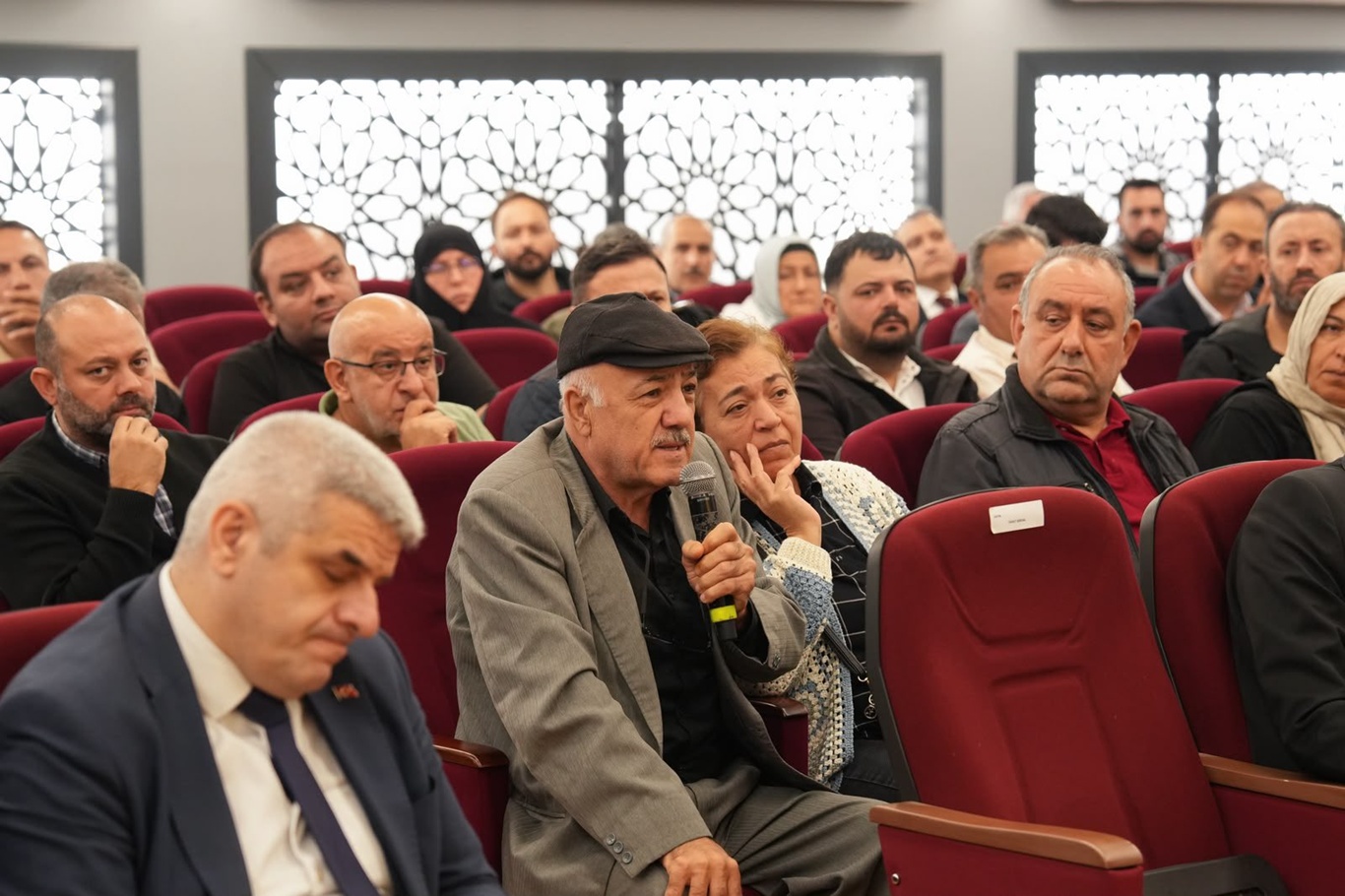 Maltepe'de çöken ve boşaltılan bina sakinleri için 9 milyon liralık acil destek