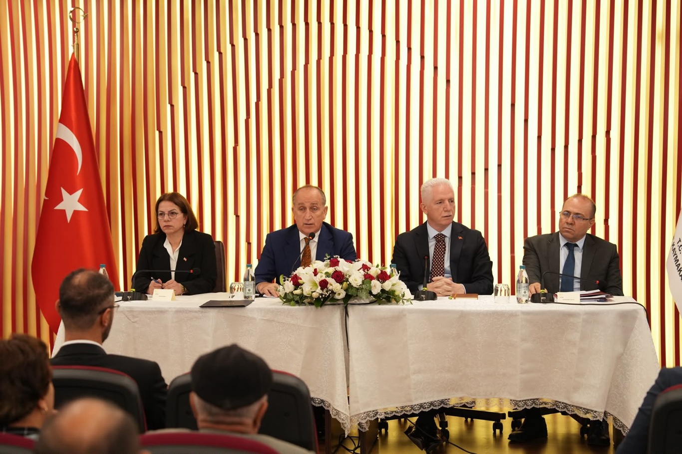Maltepe'de çöken ve boşaltılan bina sakinleri için 9 milyon liralık acil destek