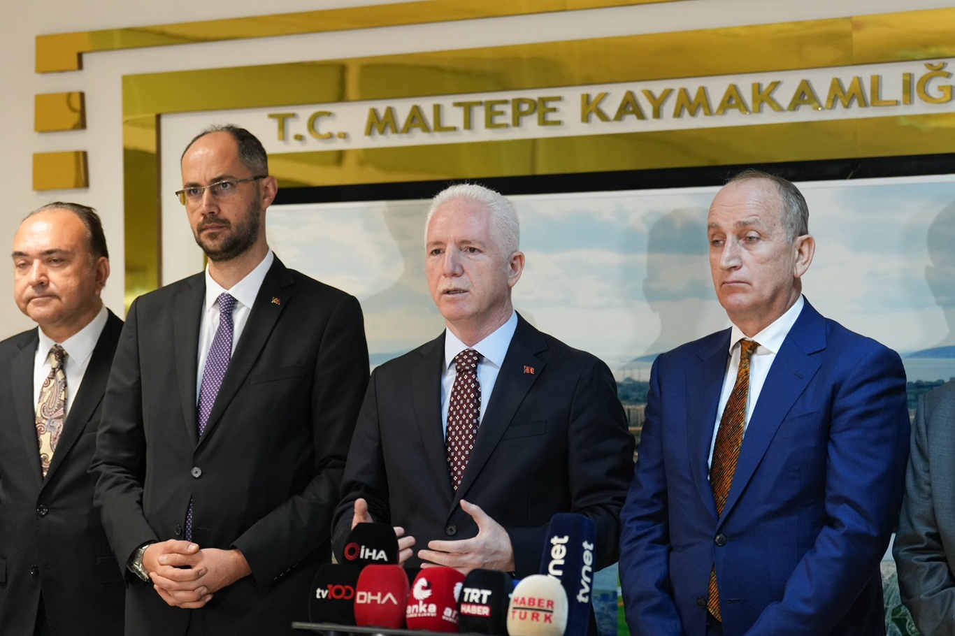 Maltepe'de çöken ve boşaltılan bina sakinleri için 9 milyon liralık acil destek