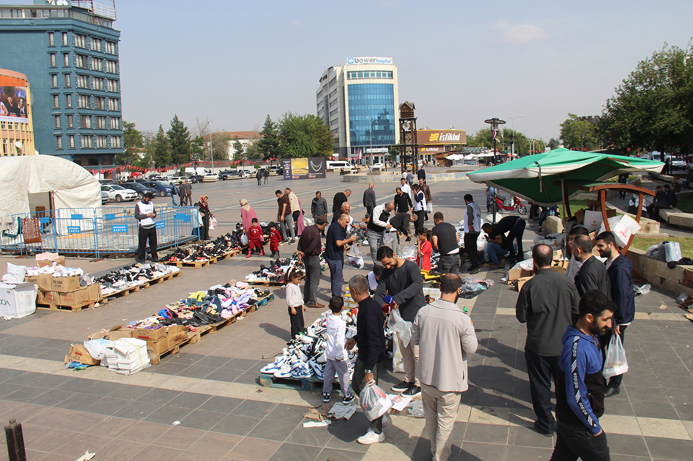 Diyarbakır Umut Kervanı'nın kermesi başladı: Gelirler ihtiyaç sahiplerine ulaştırılacak