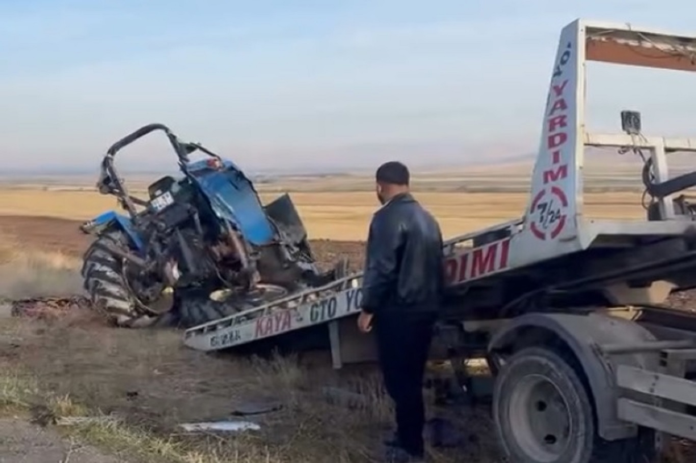 Ağrı'da meydana gelen trafik kazasında şoför olay yerinde vefat etti