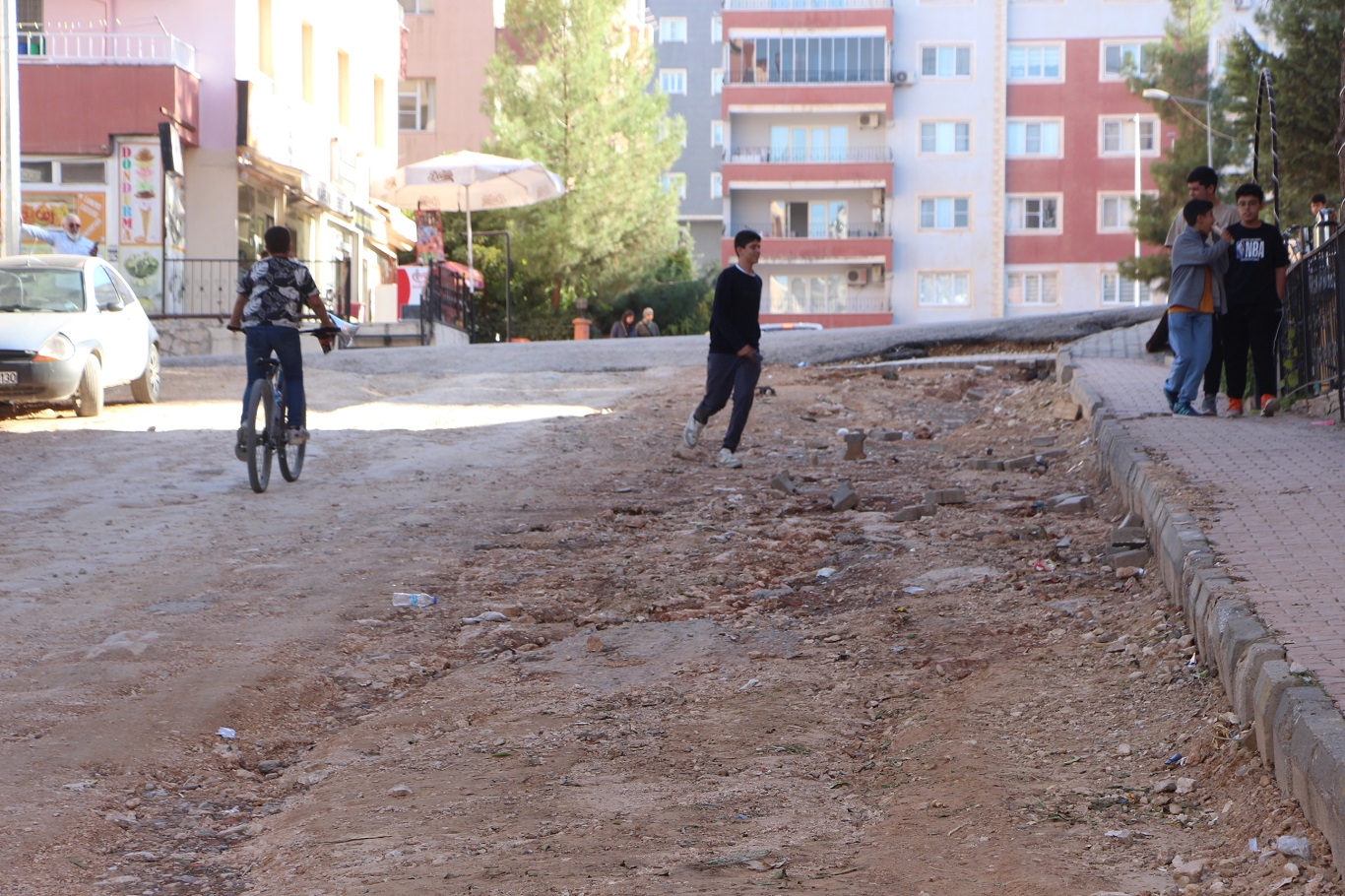 Mardin'de Yalım Mahallesi sakinleri tepkili: Mahallemiz üvey evlat muamelesi görüyor