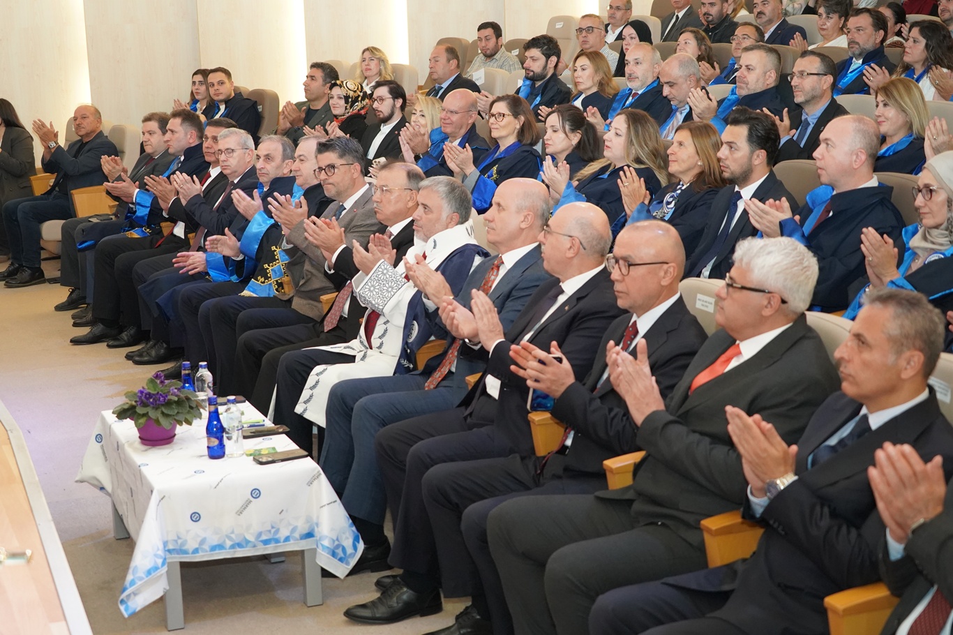 YÖK Başkanı Özvar: Üniversitelerimizde bütün öğretim elemanlarına yapay zekâ eğitimi verilmeli