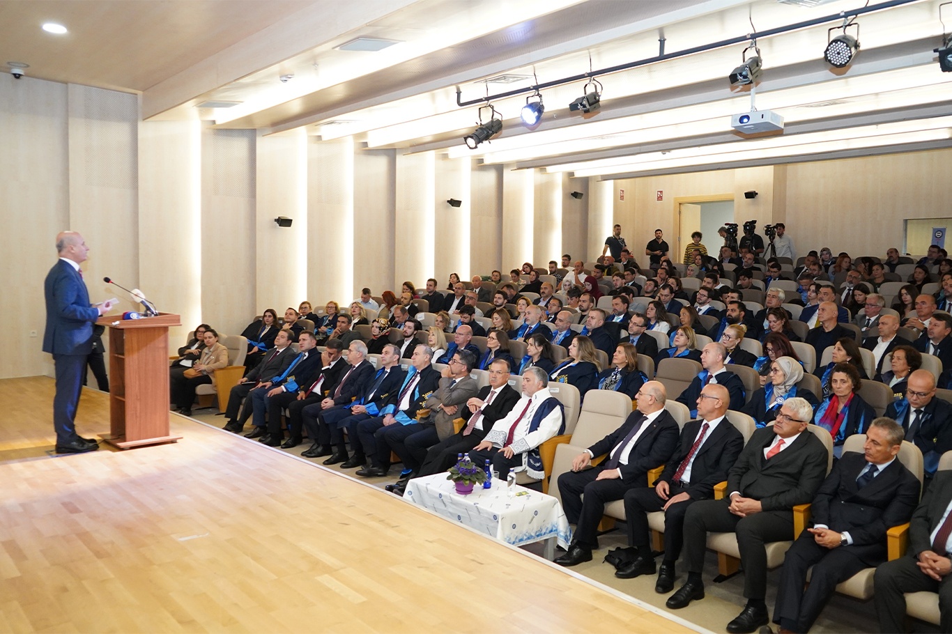 YÖK Başkanı Özvar: Üniversitelerimizde bütün öğretim elemanlarına yapay zekâ eğitimi verilmeli