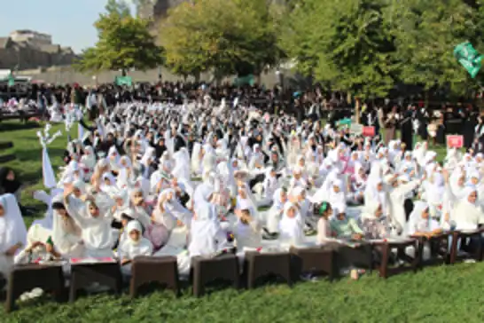Tesettüre bürünen kız çocukları: Allah'ın emrini yerine getirdiğimiz için mutluyuz