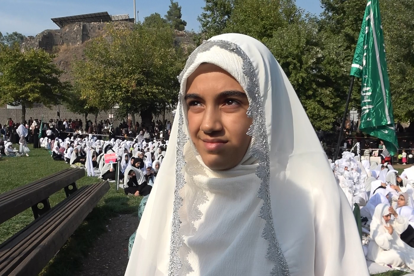 Tesettüre bürünen kız çocukları: Allah'ın emrini yerine getirdiğimiz için mutluyuz