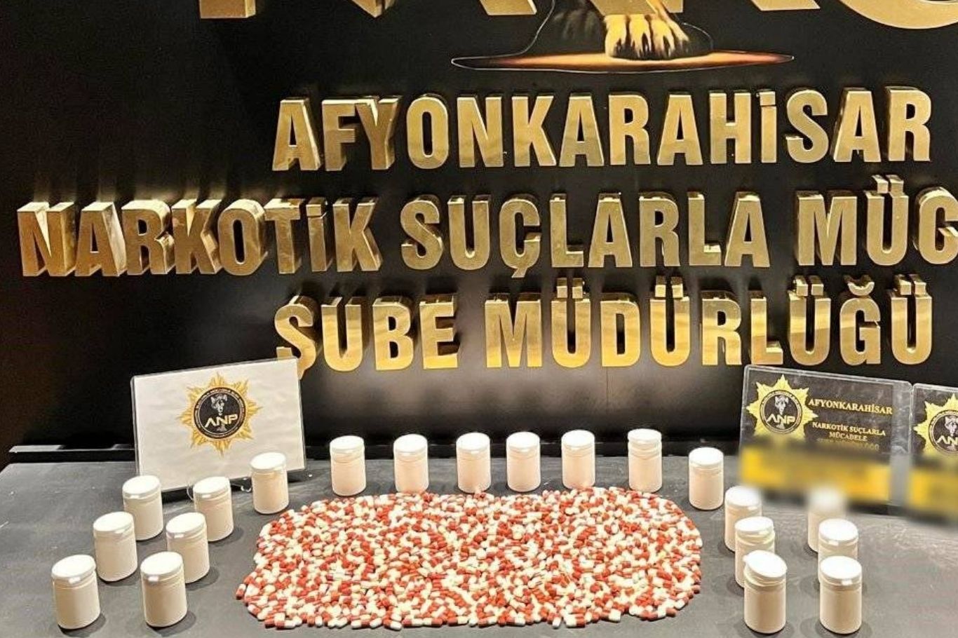 Afyonkarahisar'da uyuşturucu operasyonunda 2 şüpheli tutuklandı