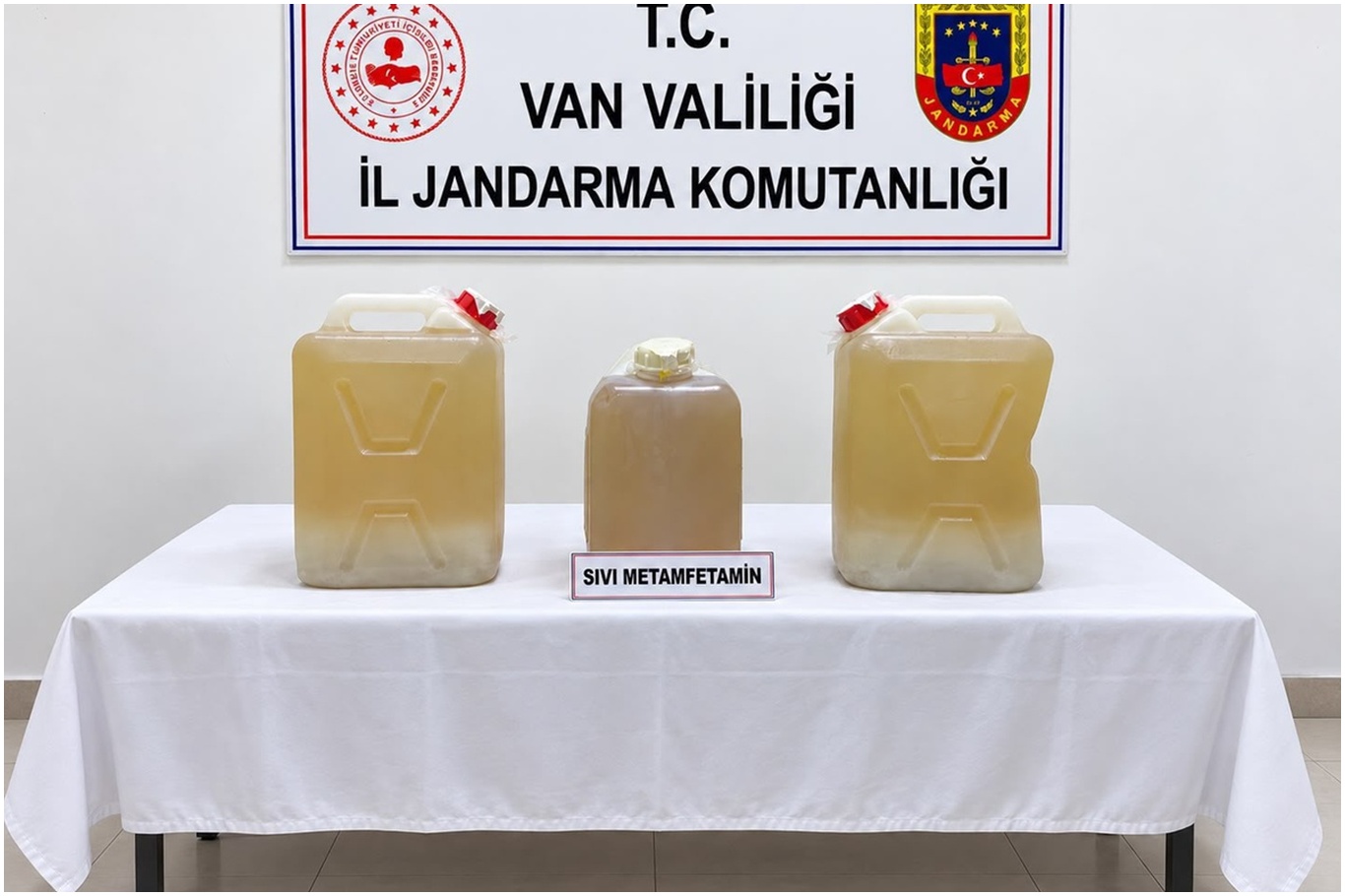 Van’da 34 kilo sıvı metamfetamin ele geçirildi
