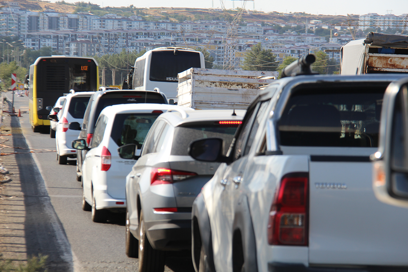 Diyarbakır’da yol çalışması çileye dönüştü