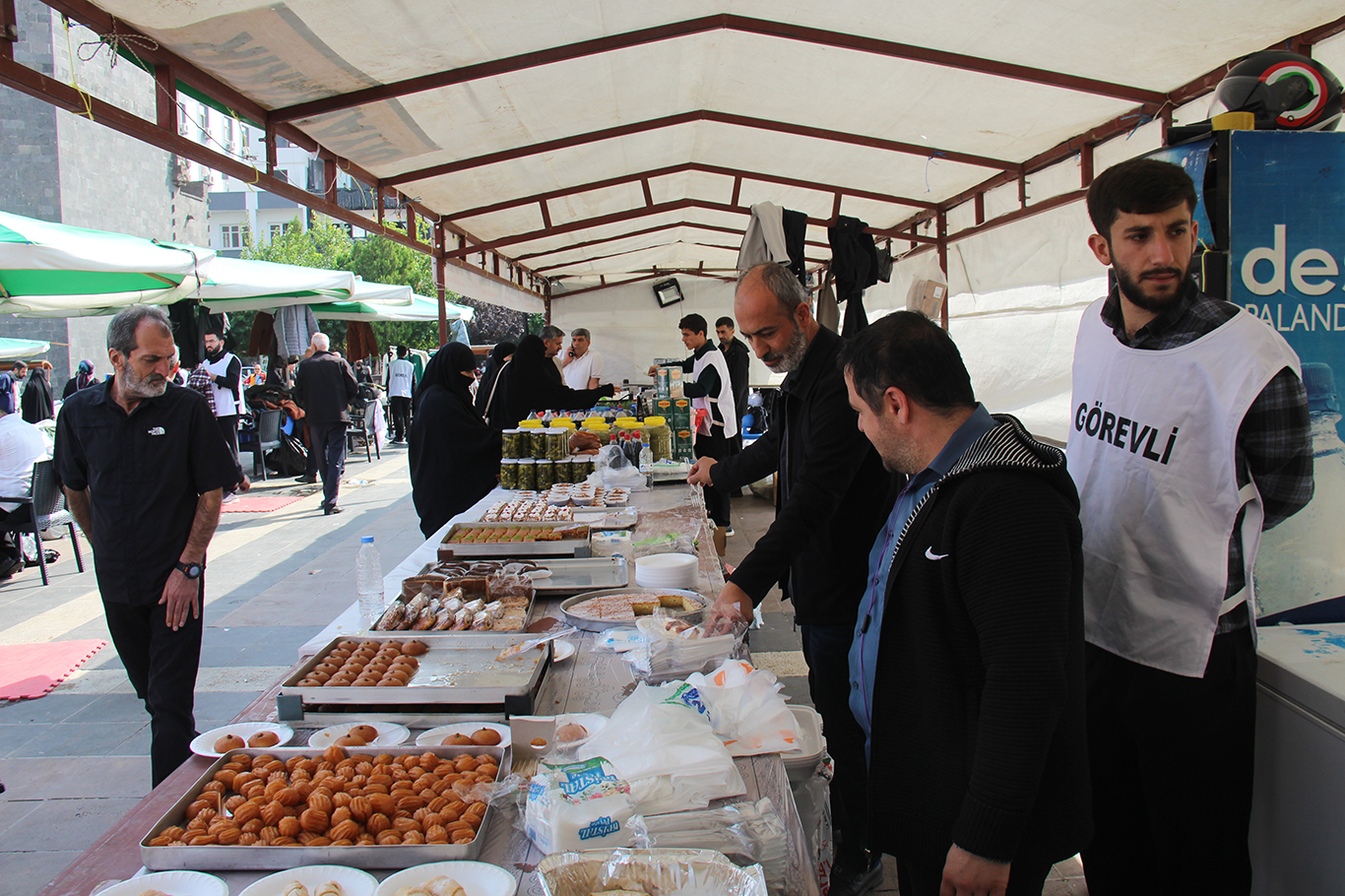 Kermesa Karwana Hêvîyê didome: Qezencên wê ew ê ji mihtacan re were xerckirin