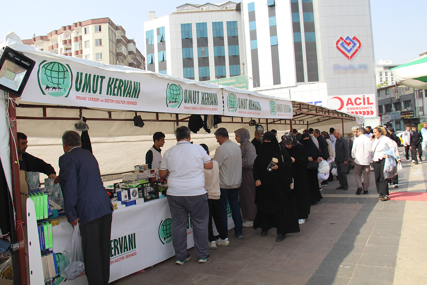 Kermesa Karwana Hêvîyê didome: Qezencên wê ew ê ji mihtacan re were xerckirin